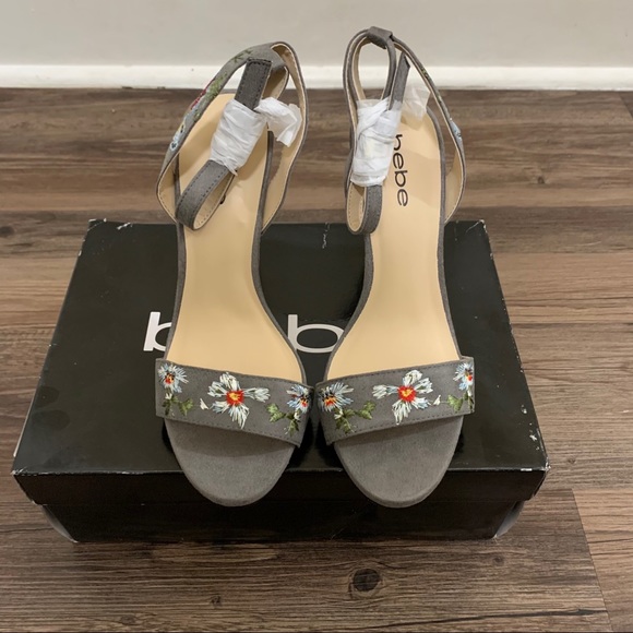 BEBE Ingram Gray Floral Embroidered High Heel Sandal Size 7 - Picture 9 of 14